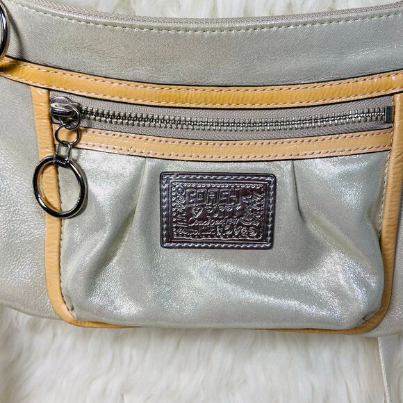 Coach Bag - Picture 3 of 12